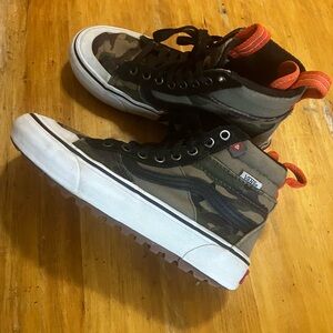 Boys Sz 4 Vans Sk8-hi MTE ultracush customs camo primaloft lined sneakers